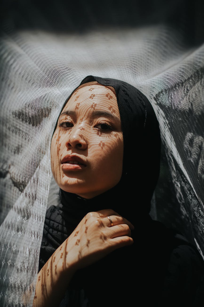 woman wearing black hijab