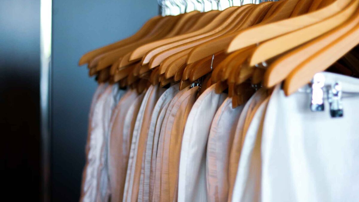 Perhatikan Detail-Detail Kecil ini Sebelum Membeli Pakaian