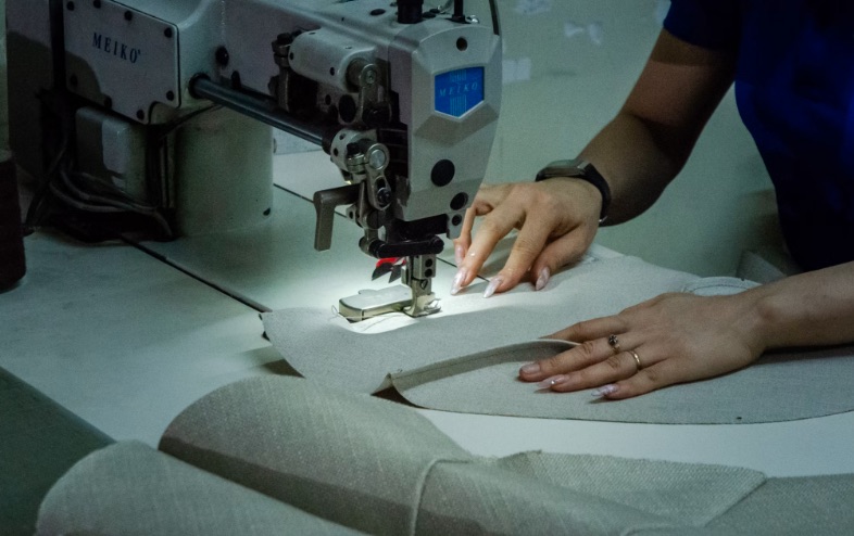 seragam kerja terlihat premium